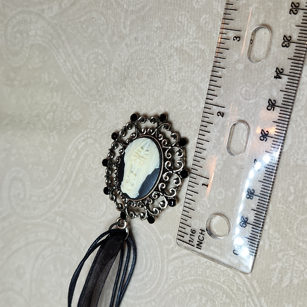 NEW! Sugar skull skeleton cameo, Swarovski crystals, handmade - Picture 3 of 7